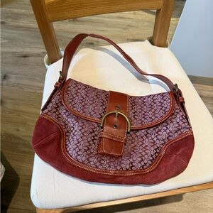 Burgundy’s C bag, amazing condition! Stunning burgundy color! No peeling
